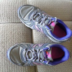 Womens New Balance 8.5D Wide Width Tennis Shoes Gray Pink Purple WTE412N2